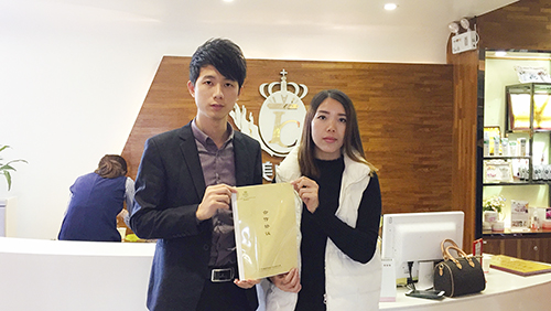 热烈祝贺广东广州骆女士夫妇与印奈儿美甲美容加盟店签约成功